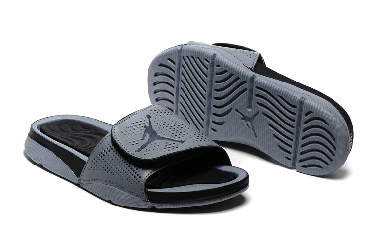 Jordan Hydro V Retro All Black Sandal